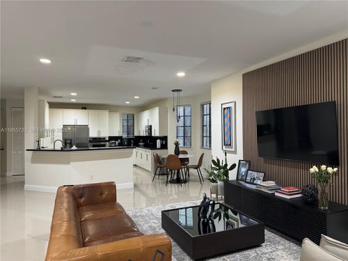 1547-1547 Passion Vine Cir, Weston, FL, 33326-3657 | Card Image