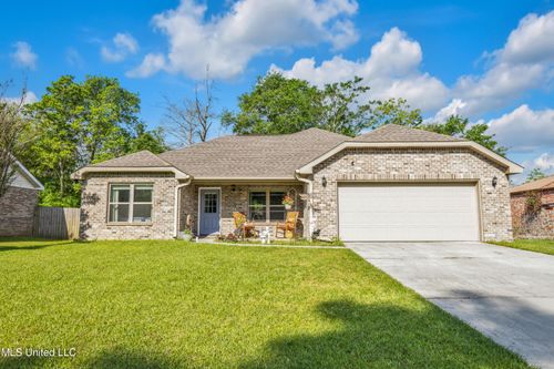 15155 Sunset Dr, Gulfport, MS, 39503-3118 | Card Image