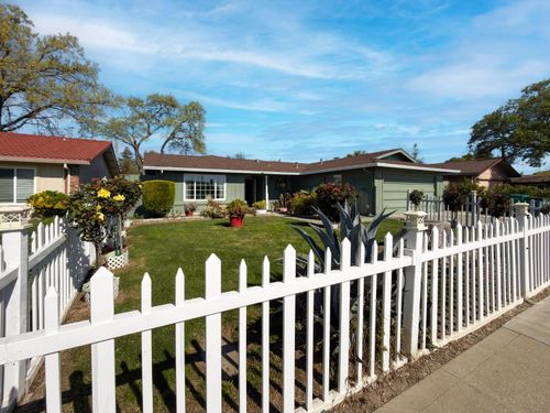 619 E Robinhood Drive, Stockton, CA, 95207 | Card Image