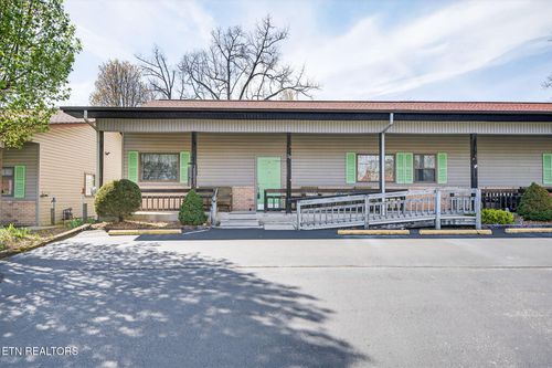 28 Sanje Ct, Crossville, TN, 38572-6457 | Card Image