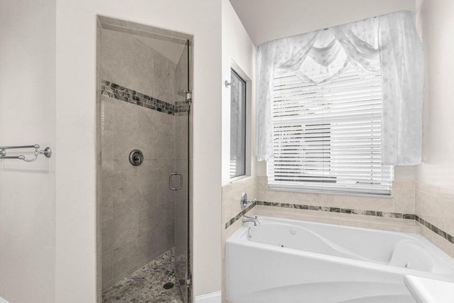 5946 Bay Hill Cir, House other with 4 bedrooms, 2 bathrooms and null parking in Lake Worth FL | Image 29