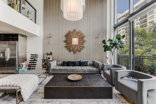 523-6000 Collins Ave, Miami Beach, FL, 33140-2379 | Card Image