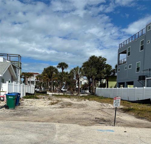 104 1st St N, BRADENTON BEACH, FL, 34217-2401 | Card Image