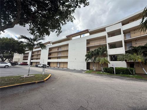 apt-305-8860 Fontainebleau Blvd, Miami, FL, 33172-4439 | Card Image
