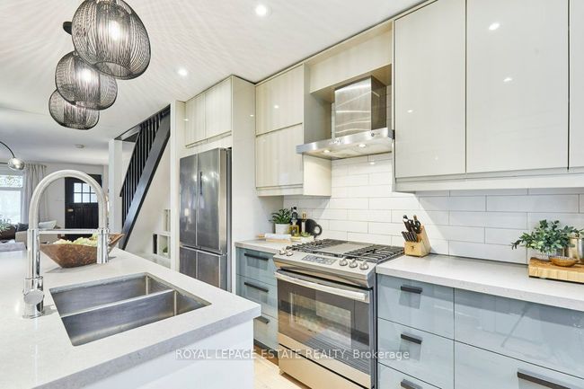 16 Firstbrooke Rd, House attached with 4 bedrooms, 3 bathrooms and 1 parking in Toronto ON | Image 15