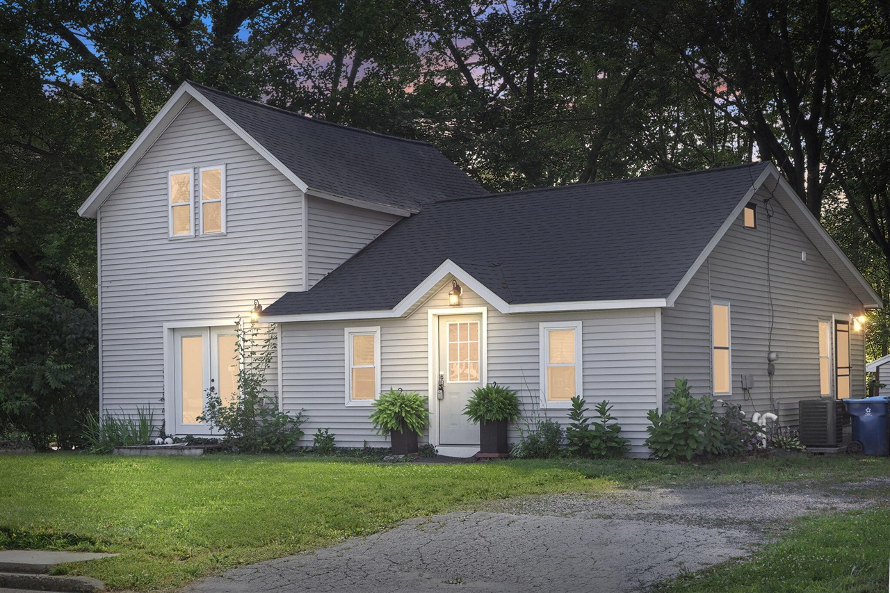 Columbia Ave, Scottville, MI 49454