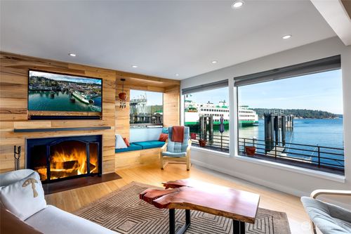 d107-200 East St, Friday Harbor, WA, 98250-7975 | Card Image