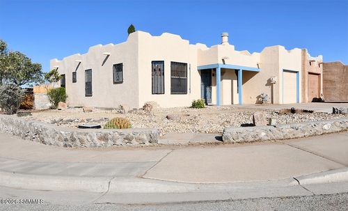 992 Graham St, Las Cruces, NM, 88001-1423 | Card Image