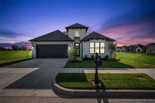 13133 S Mingo Rd, Bixby, OK, 74008 | Card Image