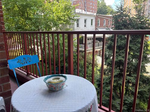 2m-315 W 232nd St, Bronx, NY, 10463-3845 | Card Image