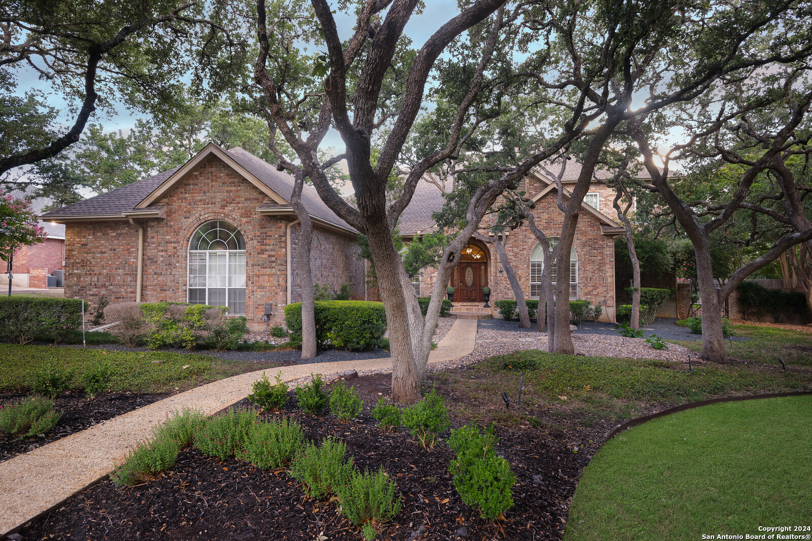 Lacey Oak , Shavano Park, TX 78230