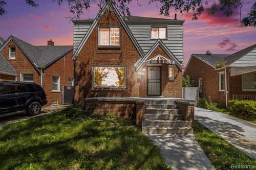 8040 Coyle St, Detroit, MI, 48228-2449 | Card Image