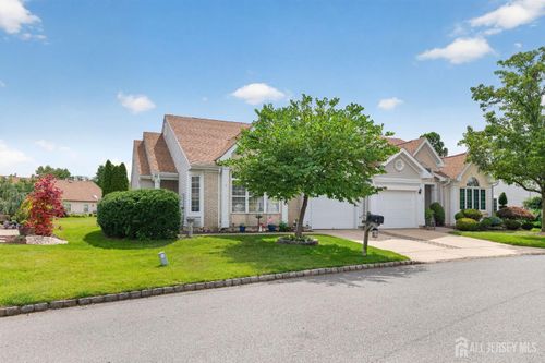1 Umberland Pl, Monroe, NJ, 08831-2625 | Card Image