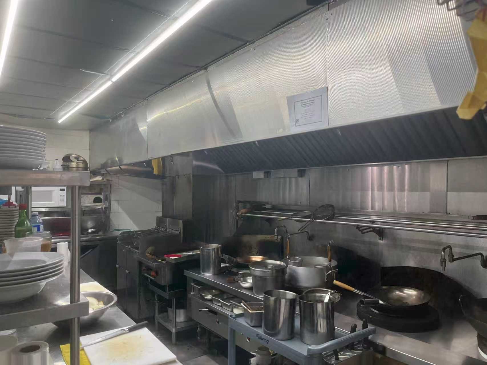 Commercial Sale in Montréal (Mercier/Hochelaga-Maisonneuve) 3