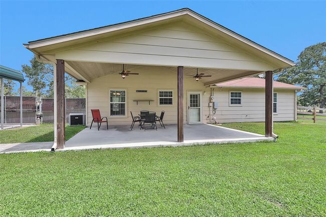 814 Whipporwill Rd, House other with 3 bedrooms, 2 bathrooms and 3 parking in Conroe TX | Image 34