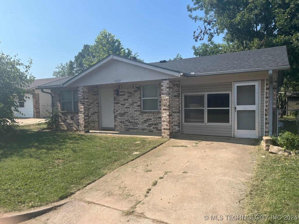 9th St, Claremore, OK 74017