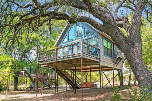 931 Sycamore Creek Dr, Dripping Springs, TX, 78620-2462 | Card Image