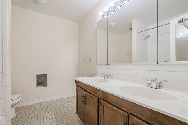 APT-102 - 3801 Appian Way, Home with 2 bedrooms, 2 bathrooms and null parking in Glenview IL | Image 17