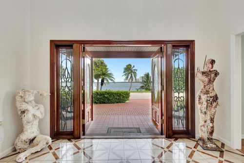 1141 Pine Point Rd, Riviera Beach, FL, 33404-2751 | Card Image