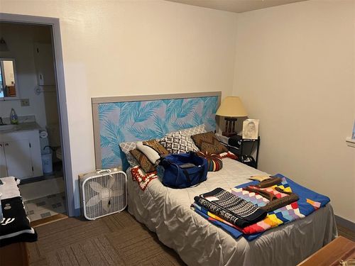 210 Hoover Cir, Elk City, OK, 73644-1009 | Card Image