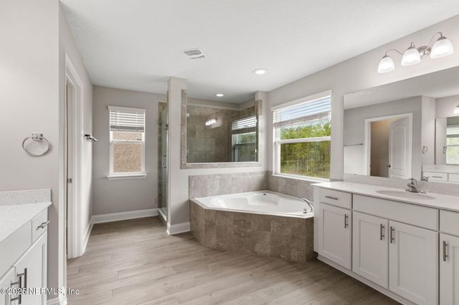 Primary Bathroom (4) | Image 32