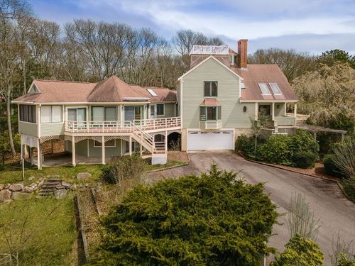 2 Hibbs Ln, Falmouth, MA, 02540-3022 | Card Image