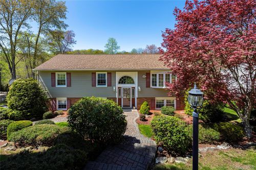 111 Red Mills Rd, Mahopac, NY, 10541-2756 | Card Image