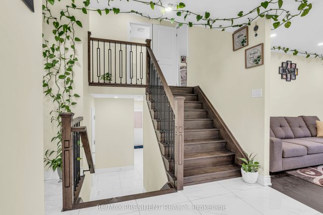 118 Charters Rd, House other with 5 bedrooms, 4 bathrooms and 2 parking in Brampton ON | Image 18