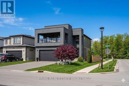 1577 Applerock Ave, London, ON, N6G0X5 | Card Image