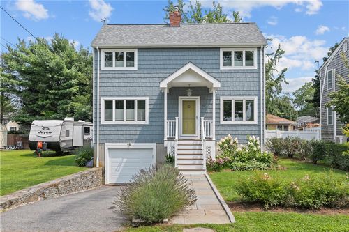 59 Berkley Ave, Portsmouth, RI, 02871-5503 | Card Image