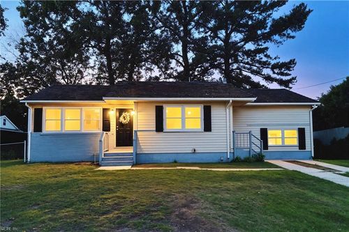 749 Holladay Ln, Virginia Beach, VA, 23455-5724 | Card Image