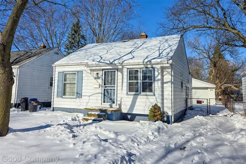 18953 Woodcrest St, Harper Woods, MI, 48225-2062 | Card Image