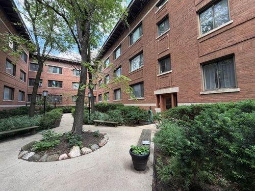 201-804 Lakeside Pl, Chicago, IL, 60640-5180 | Card Image