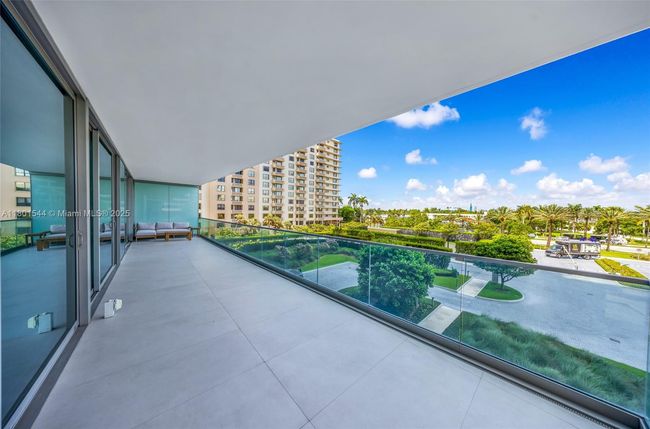 UNIT-305 - 10201 Collins Ave, Condo with 2 bedrooms, 3 bathrooms and null parking in Bal Harbour FL | Image 8