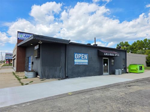 1028 W Huron St, Waterford, MI, 48328-3730 | Card Image