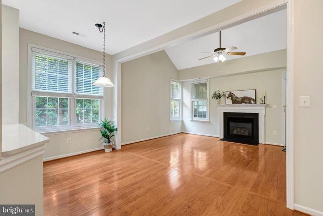 13717 Currant Loop, Townhouse with 3 bedrooms, 3 bathrooms and null parking in GAINESVILLE VA | Image 17
