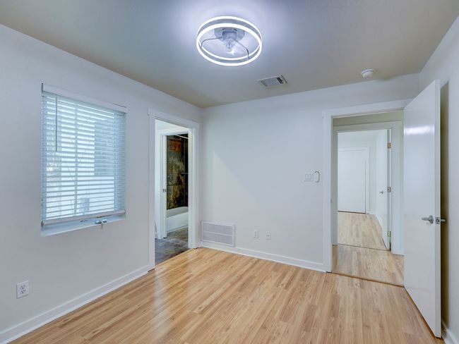 2 - 400 E 33 Rd St, Condo with 3 bedrooms, 3 bathrooms and 2 parking in Austin TX | Image 21