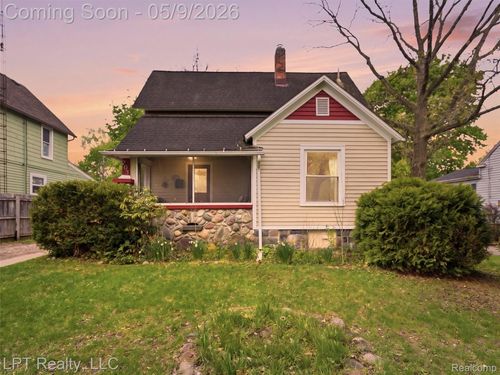 203 Lincoln St, Chelsea, MI, 48118-1221 | Card Image