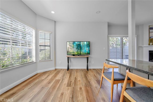 APT-10 - 20851 Community St, Townhouse with 3 bedrooms, 3 bathrooms and 2 parking in Winnetka CA | Image 10