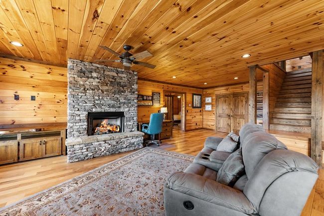 9 Kensington Dr, Home with 3 bedrooms, 3 bathrooms and null parking in Mineral Bluff GA | Image 33