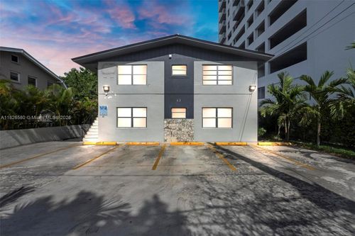 apt-6-43 Glen Royal Pkwy, Miami, FL, 33125-5254 | Card Image