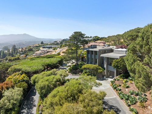 83 Mount Tiburon Rd, Tiburon, CA, 94920-1511 | Card Image