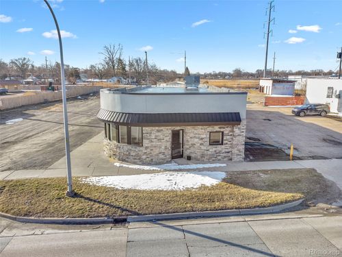 32413 Michigan Ave, Wayne, MI, 48184-1424 | Card Image