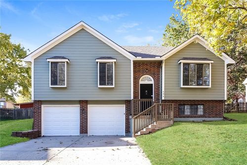 404 Se Bristol Dr, Lees Summit, MO, 64063-5115 | Card Image