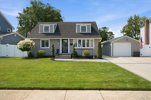 3956 Wicks Ave, Seaford, NY, 11783-1437 | Card Image
