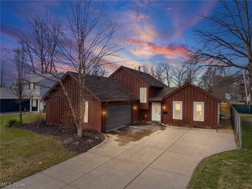 110 Wilshire Ct, Elyria, OH, 44035-3042 | Card Image