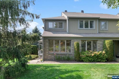 594 Glasmere Road, Mahwah, NJ, 07430 | Card Image