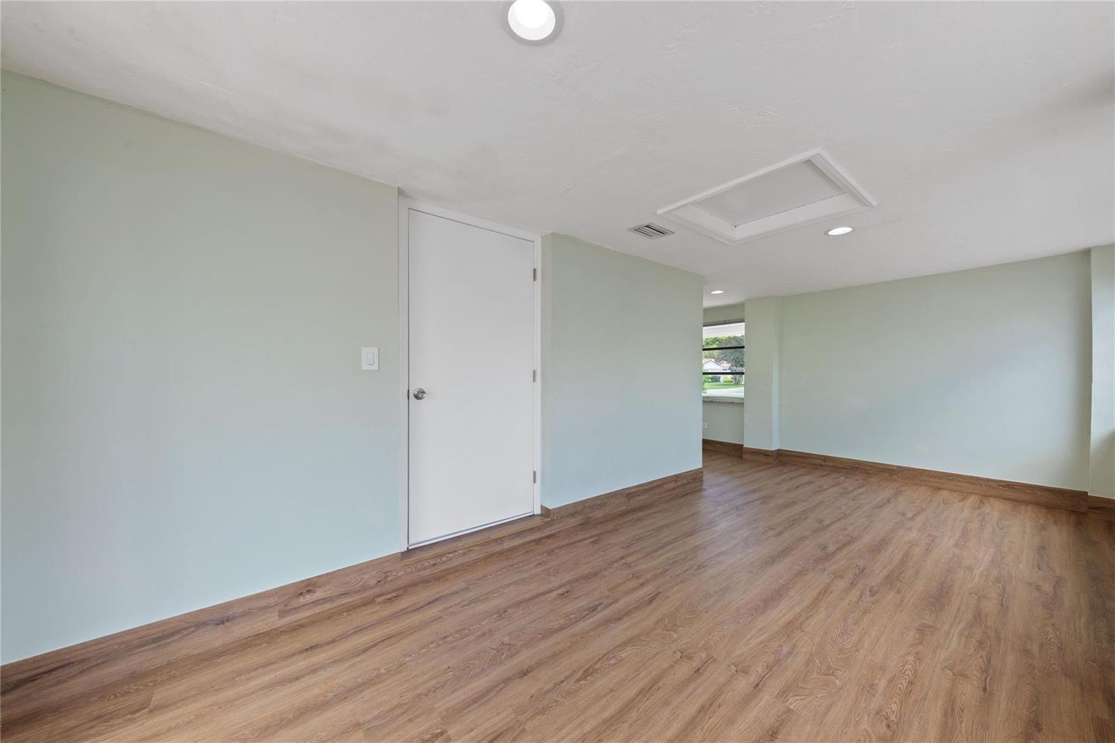 Residential in North Miami Beach 4