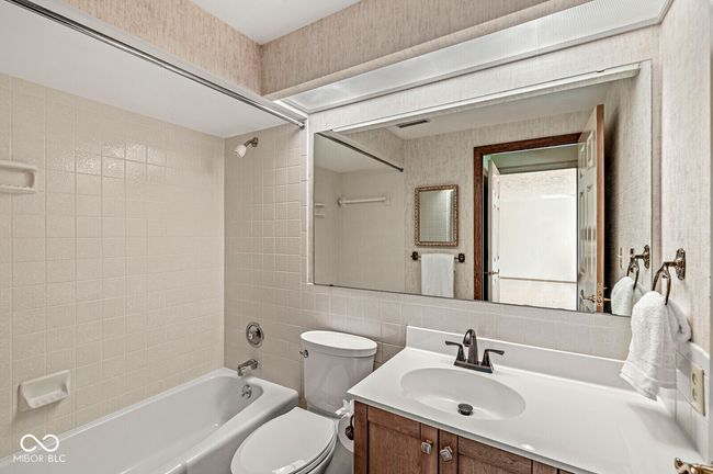 8433 Quail Hollow Rd, Condo with 3 bedrooms, 3 bathrooms and null parking in Indianapolis IN | Image 12