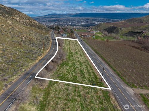 11 Methow St, Wenatchee, WA, 98801 | Card Image